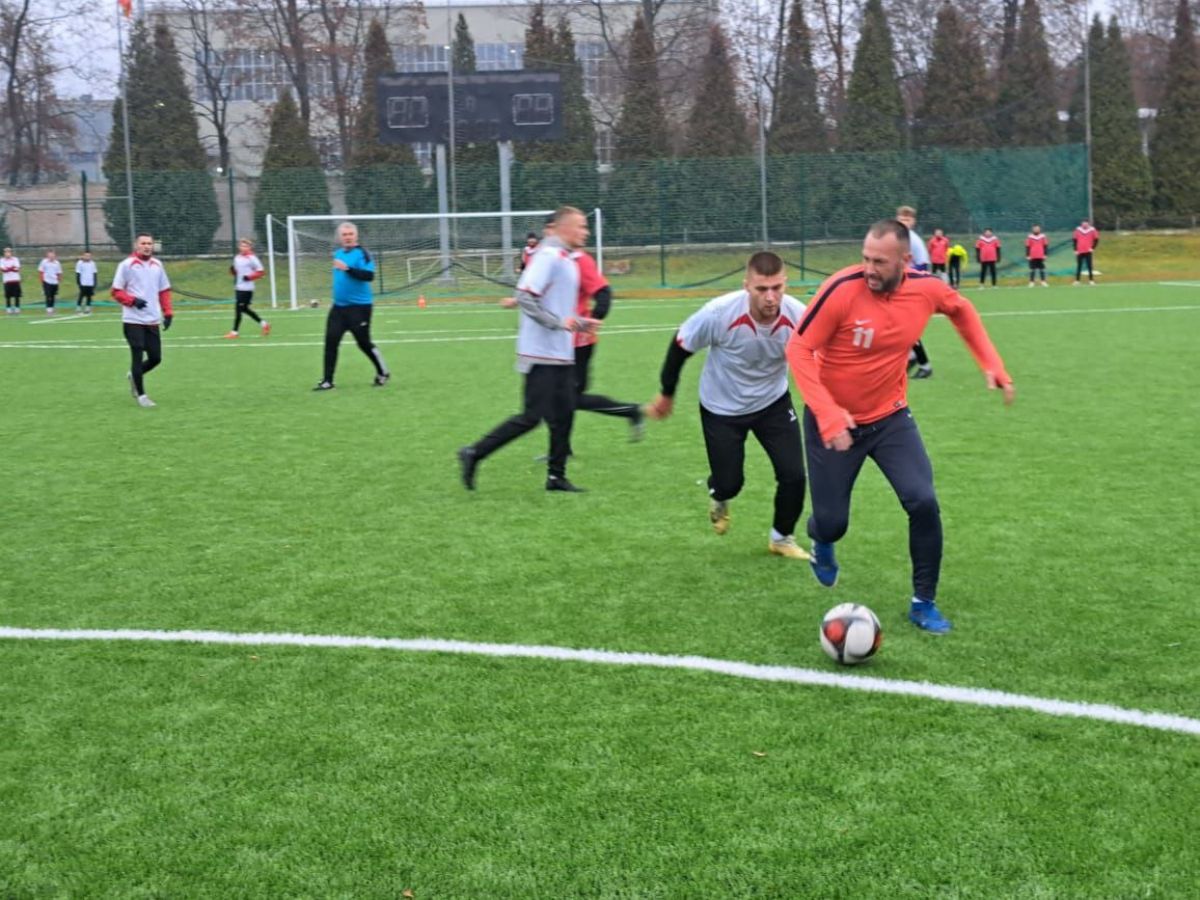 Команда «Сокол» стала победителем чемпионата Новомосковска по футболу 2025 года