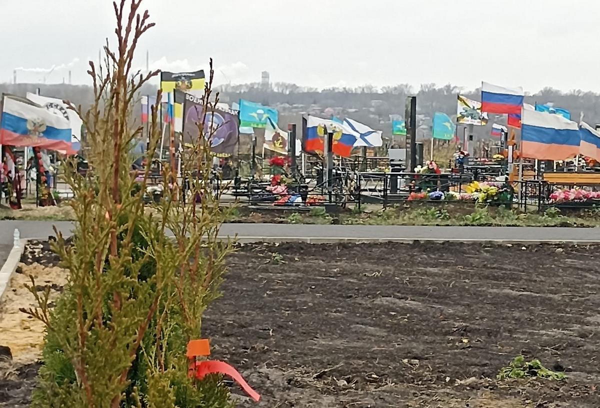 В Новомосковске появились деревья, у которых есть имена...