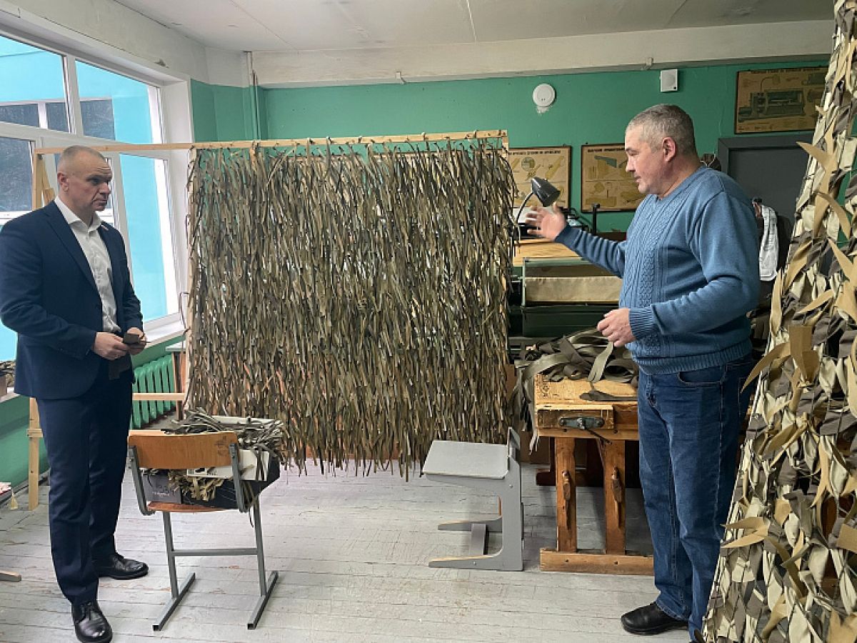 Дмитрий Кожёнкин поблагодарил за труд волонтёров СВО Дмитрий Кожёнкин поблагодарил за труд волонтёров СВО