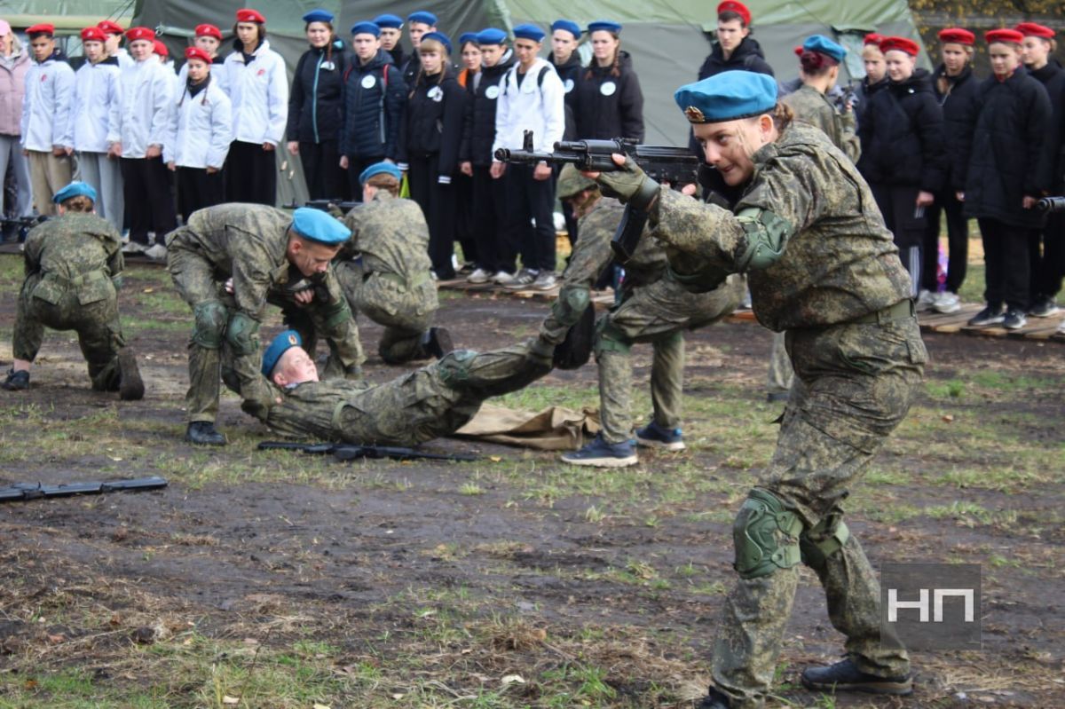 В новомосковском военно-патриотическом центре «Иван» прошел зональный этап военно-спортивной игры
