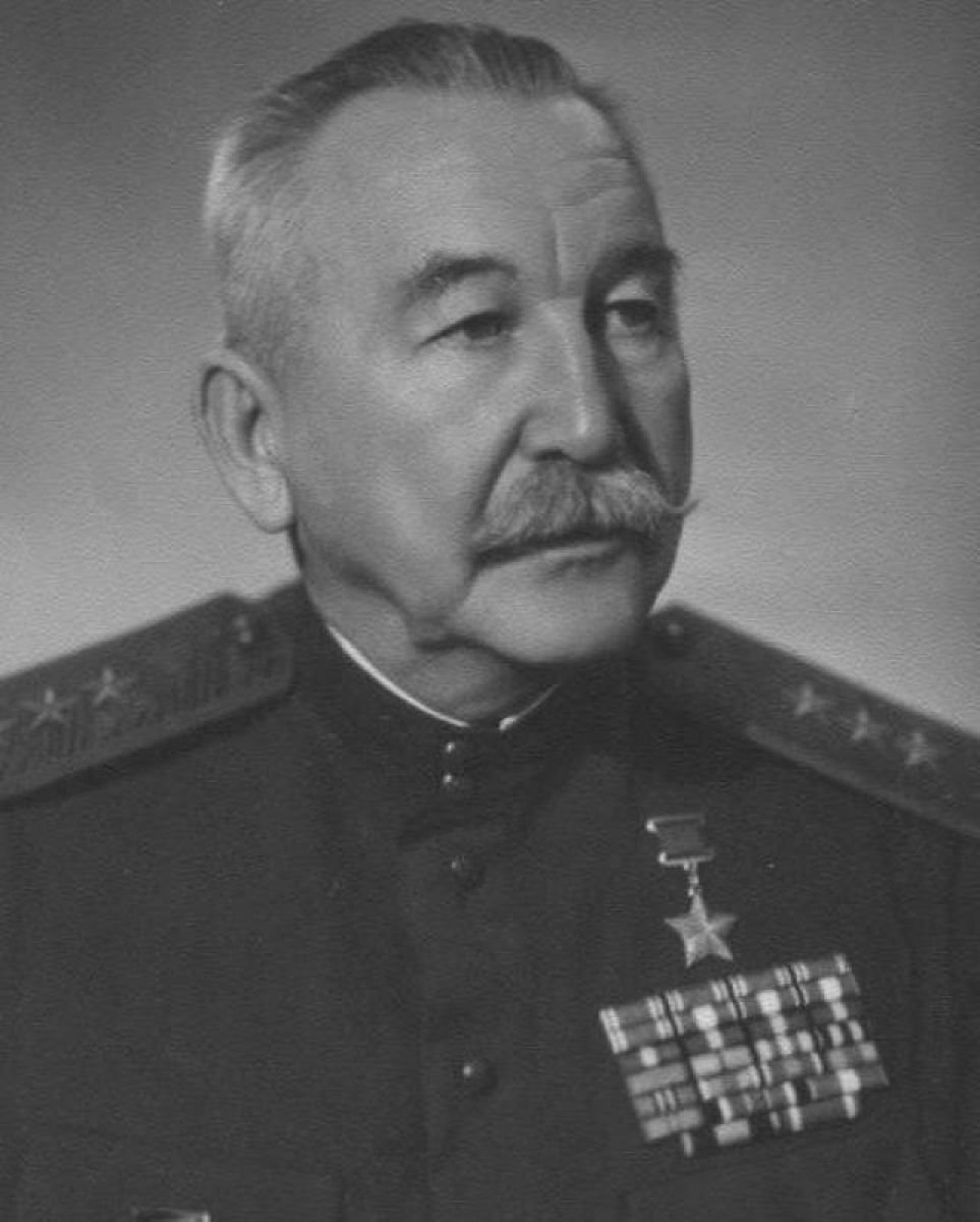 В его честь в Новомосковске обустроен сквер: Павел Алексеевич Белов В его честь в Новомосковске обустроен сквер: Павел Алексеевич Белов