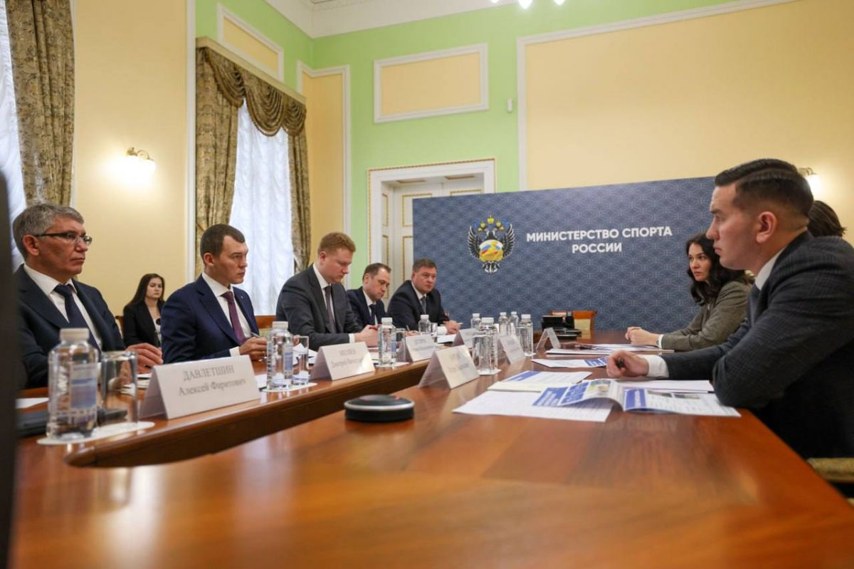 Дмитрий Миляев в Москве на встрече с Сергеем Кравцовым и Михаилом Дегтяревым обсудили развитие детско-юношеского спорта