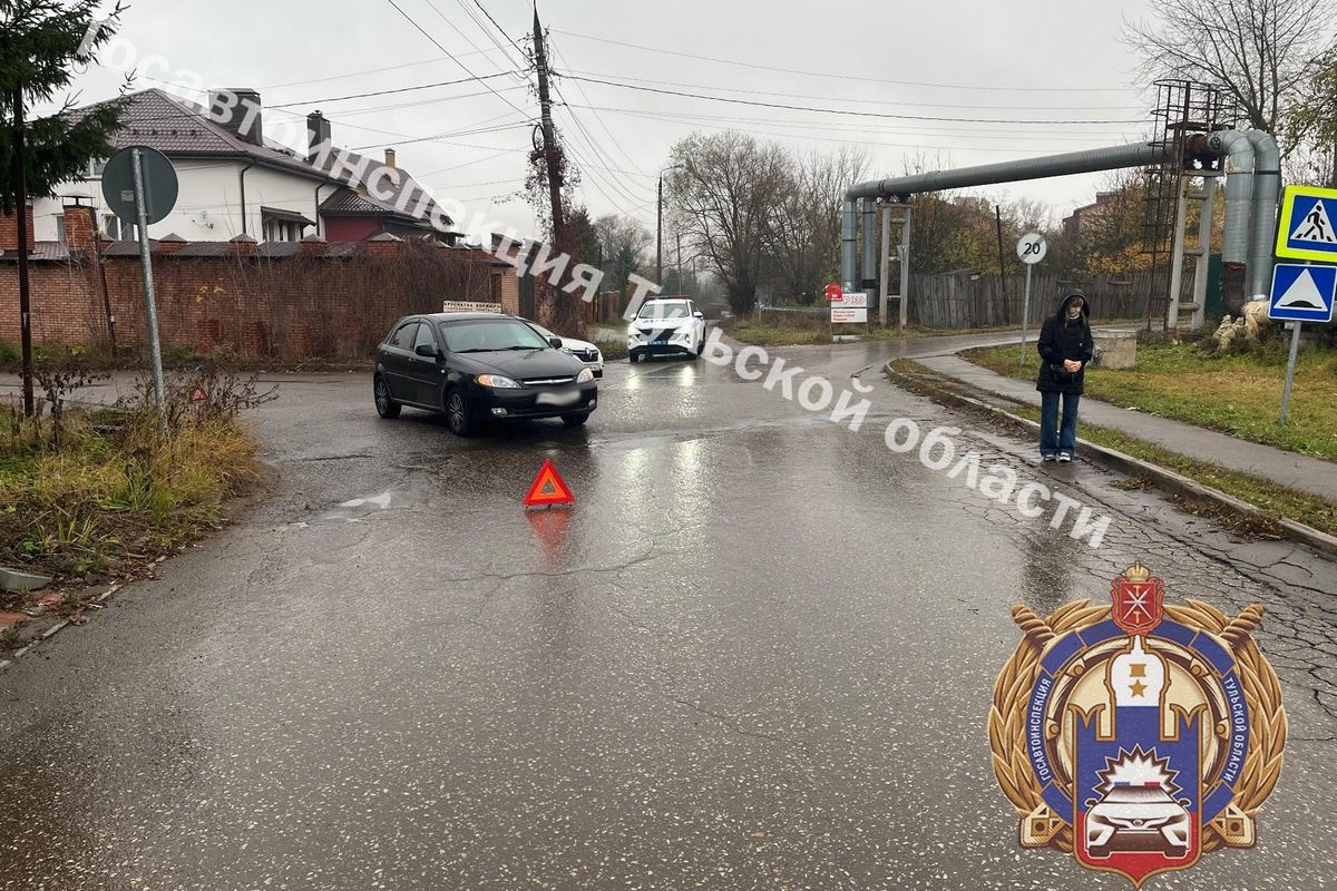 На улице Пионерской в Новомосковске автомобиль сбил пешехода