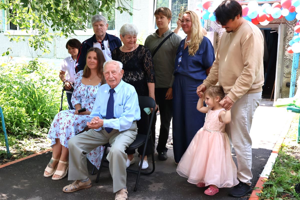 Два почётных гражданина города отмечают сегодня грандиозные даты – 100-летие и 108-ю годовщину со дня рождения Два почётных гражданина города отмечают сегодня грандиозные даты – 100-летие и 108-ю годовщину со дня рождения