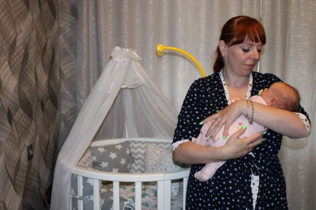Новомосковцам напоминают о региональных мерах поддержки материнства и детства