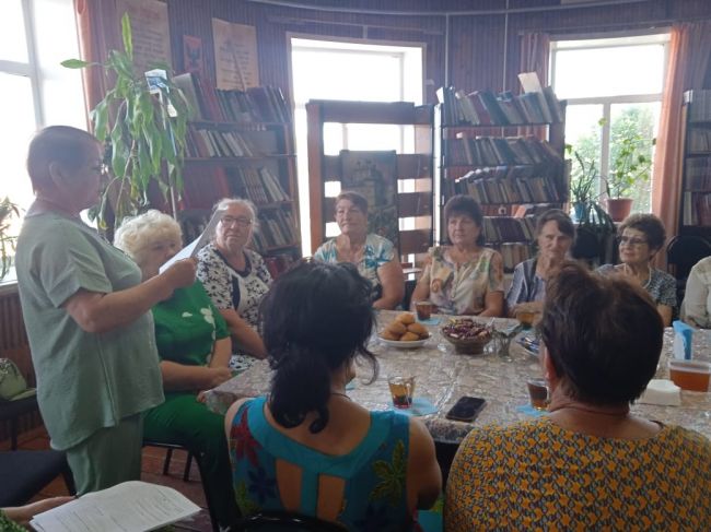 Литературно-музыкальные посиделки «Моя родная деревенька» прошли в районной библиотеке