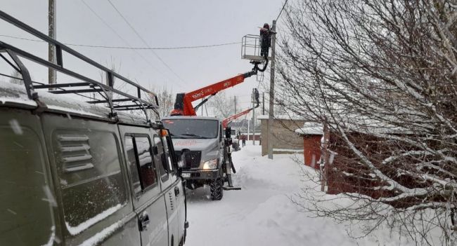 Энергетики «Тулэнерго» смонтировали новую систему уличного освещения в посёлке Арсеньево