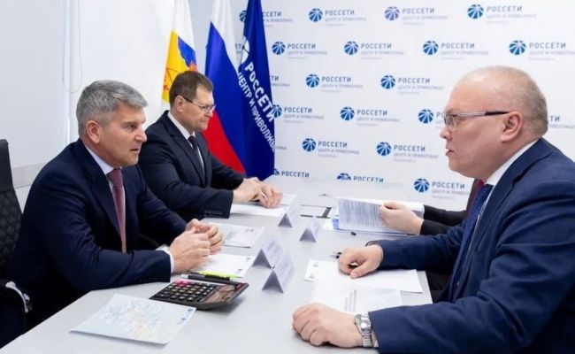 Александр Соколов и Игорь Маковский обсудили актуальные вопросы электросетевого комплекса в регионе