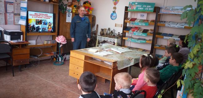 Детсадовцам из села Рылёво Одоевского района рассказали о профессии спасателя
