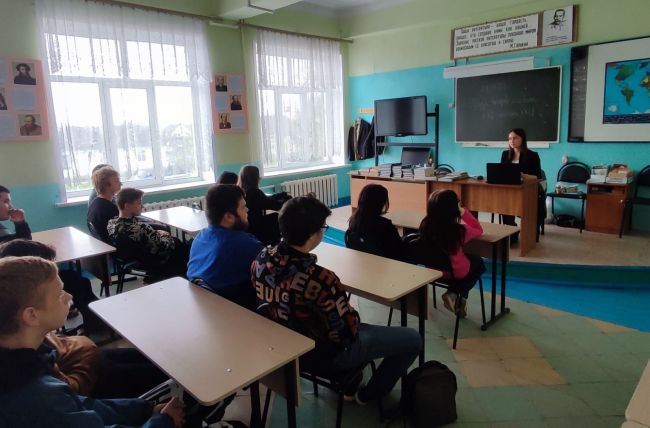 С одоевскими студентами о преступлениях и ответственности поговорила судья