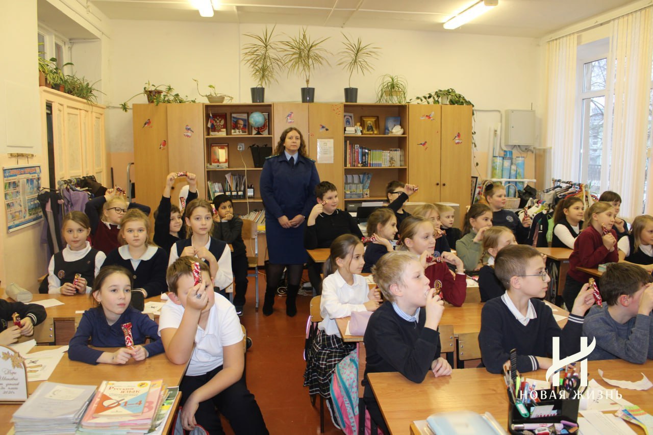 В одоевской школе отметили Международный день борьбы с коррупцией В одоевской школе отметили Международный день борьбы с коррупцией