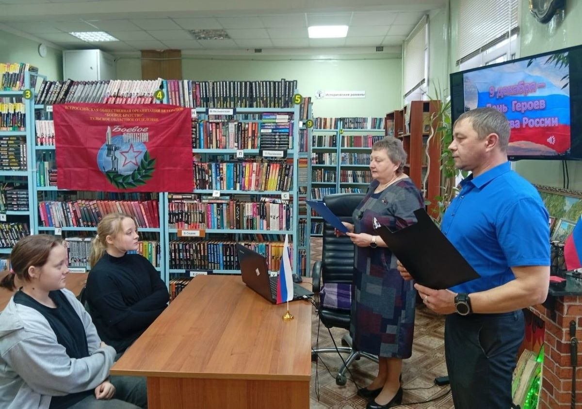 Владимир Дронов: На защиту страны встают воины-контрактники