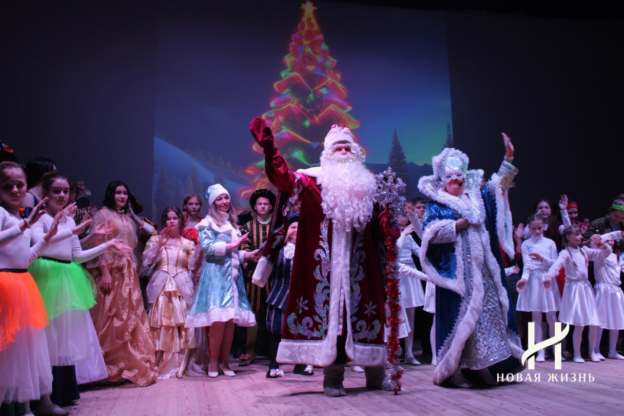 В Одоеве прошло новогоднее представление с подарками