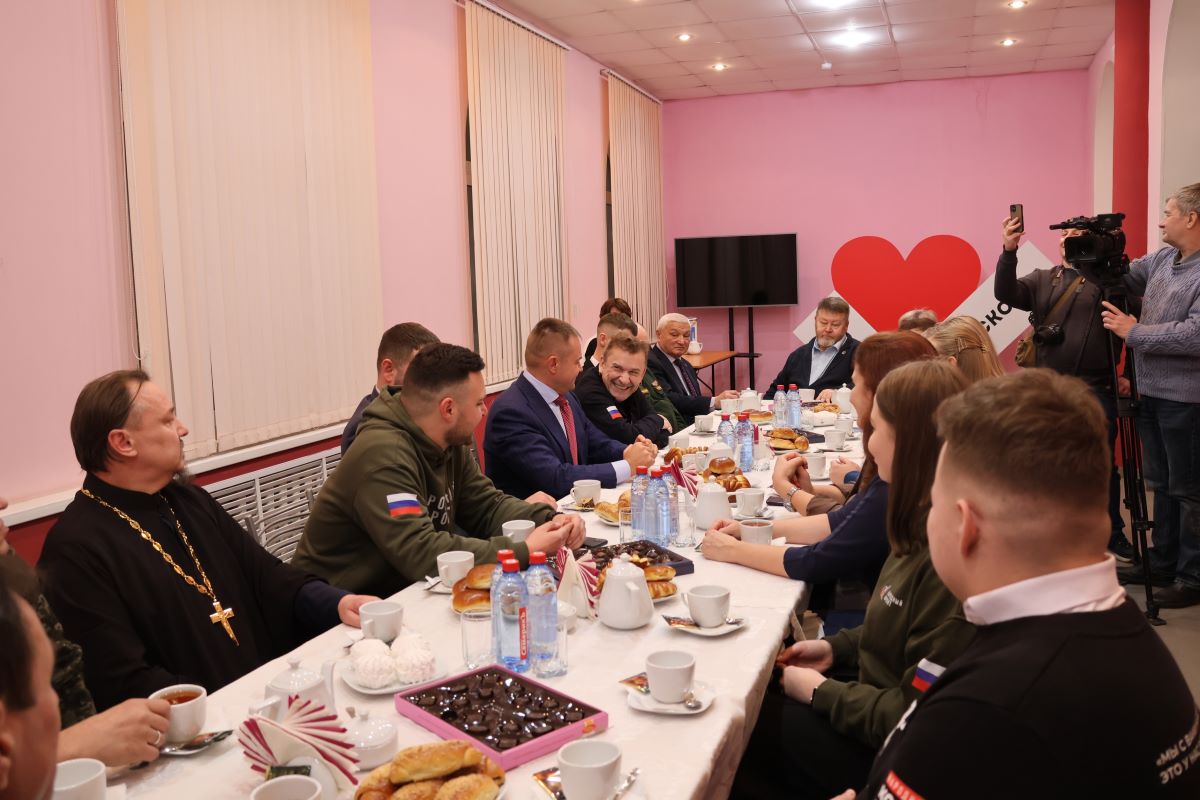 Новомосковские волонтеры обсудили вопросы поддержки бойцов СВО Новомосковские волонтеры обсудили вопросы поддержки бойцов СВО