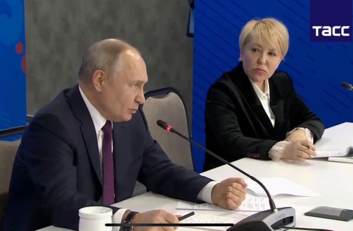 Дмитрий Миляев поздравил с заслуженной наградой Ирину Гусеву Дмитрий Миляев поздравил с заслуженной наградой Ирину Гусеву