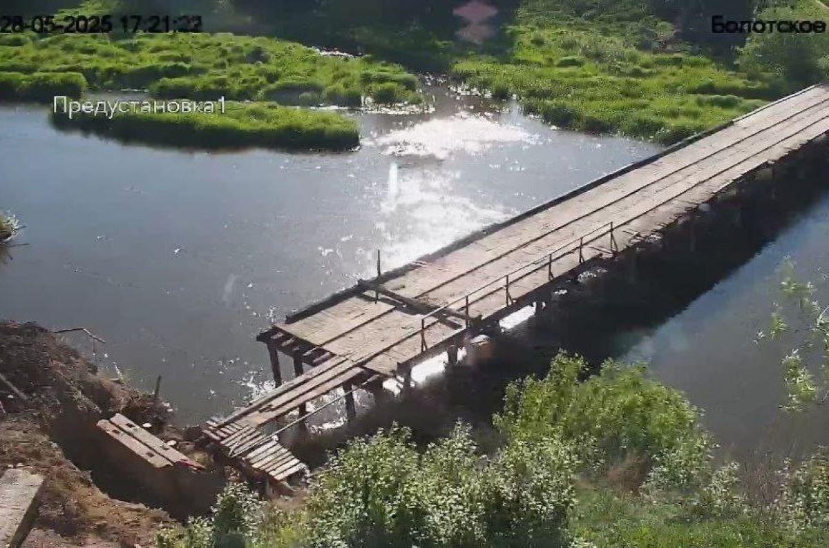 В селе Болотское начали ремонт моста