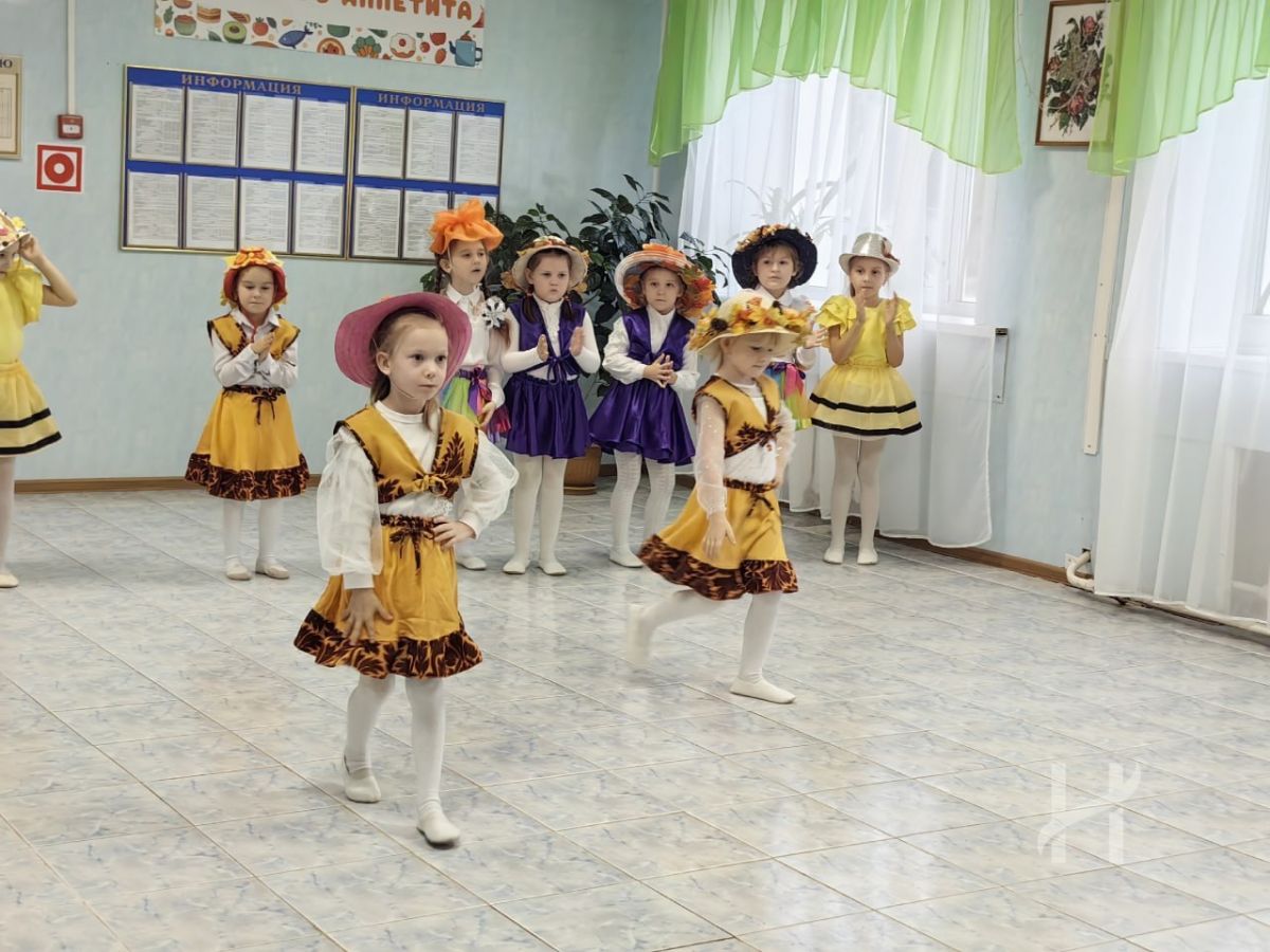 Воспитанники одоевского детского сада «Берёзка» показали концерт бабушкам