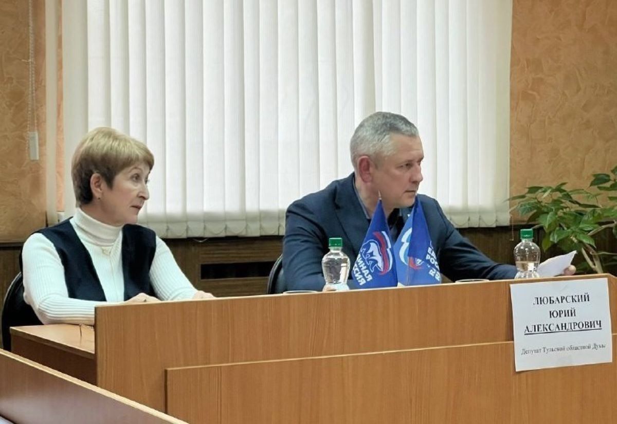 Депутат Тульской облдумы передал волонтёрам материал для изготовления масксетей Депутат Тульской облдумы передал волонтёрам материал для изготовления масксетей