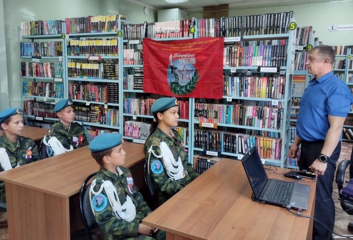 Владимир Дронов: Наши воины-контрактники выполняют в зоне СВО трудную, но необходимую работу