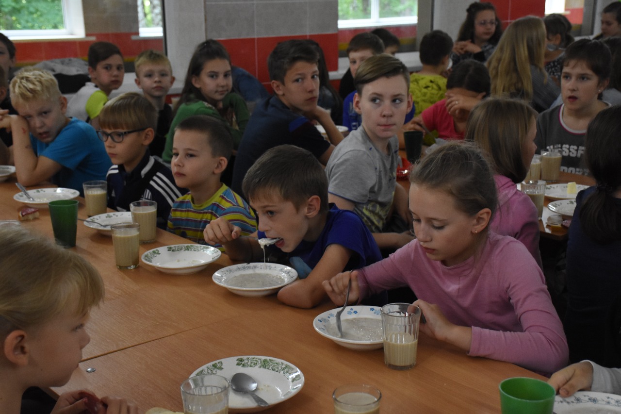 На горячую линию по питанию в школах обратилось около 11 тыс. россиян
