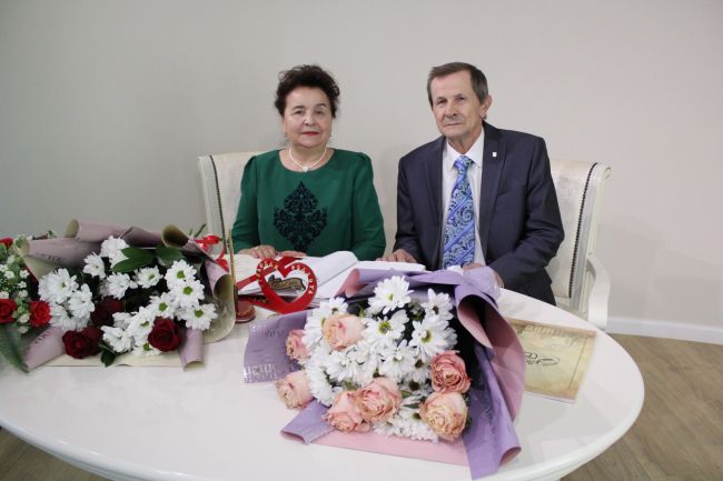 Сапфировая свадьба: 45 лет брака плавчан Валентины и Валерия Нашиванко