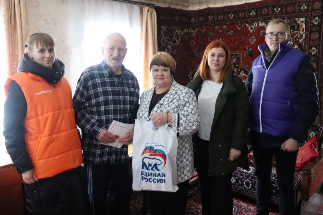 Плавские ветераны ВОВ получили подарки от губернатора Тульской области