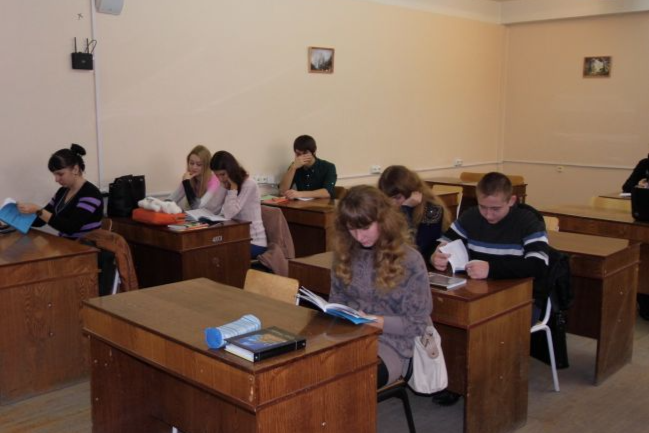 На ОГЭ по математике в 2024 году запретили калькуляторы На ОГЭ по математике в 2024 году запретили калькуляторы