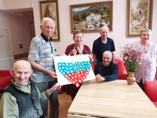 Пожилые жители Плавска совмещают творчество и любовь к Родине