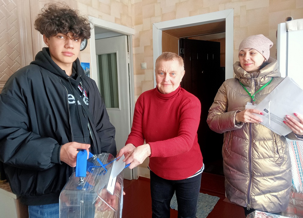 В Плавском районе проходит голосование на дому
