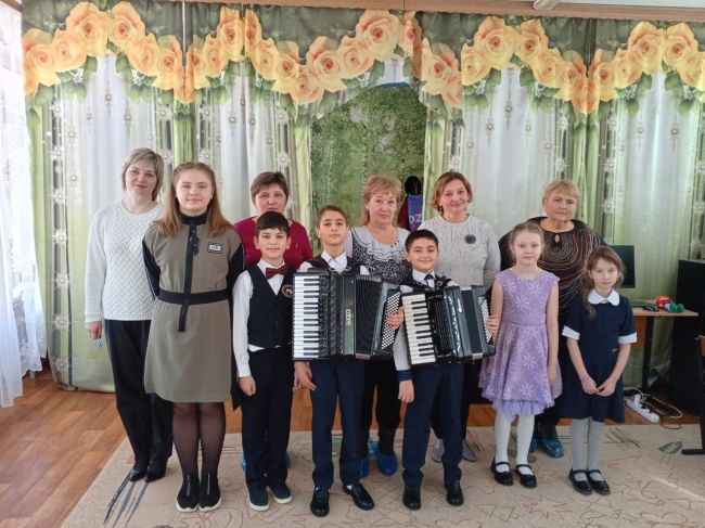 Музыканты Плавска дарят праздник детям