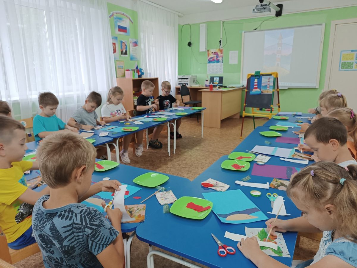 Малыши Плавска отметили праздник творчески