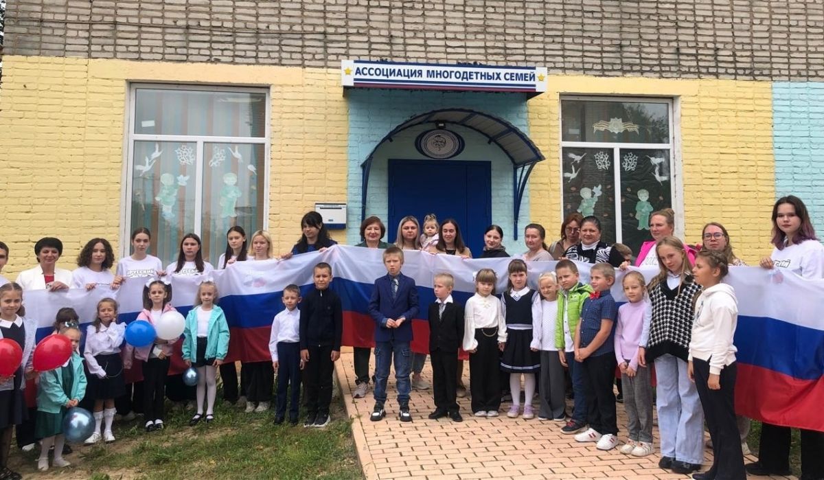 Татьяна Лысенко встретилась с многодетными мамами и поблагодарила женщин, воспитавших наших защитников