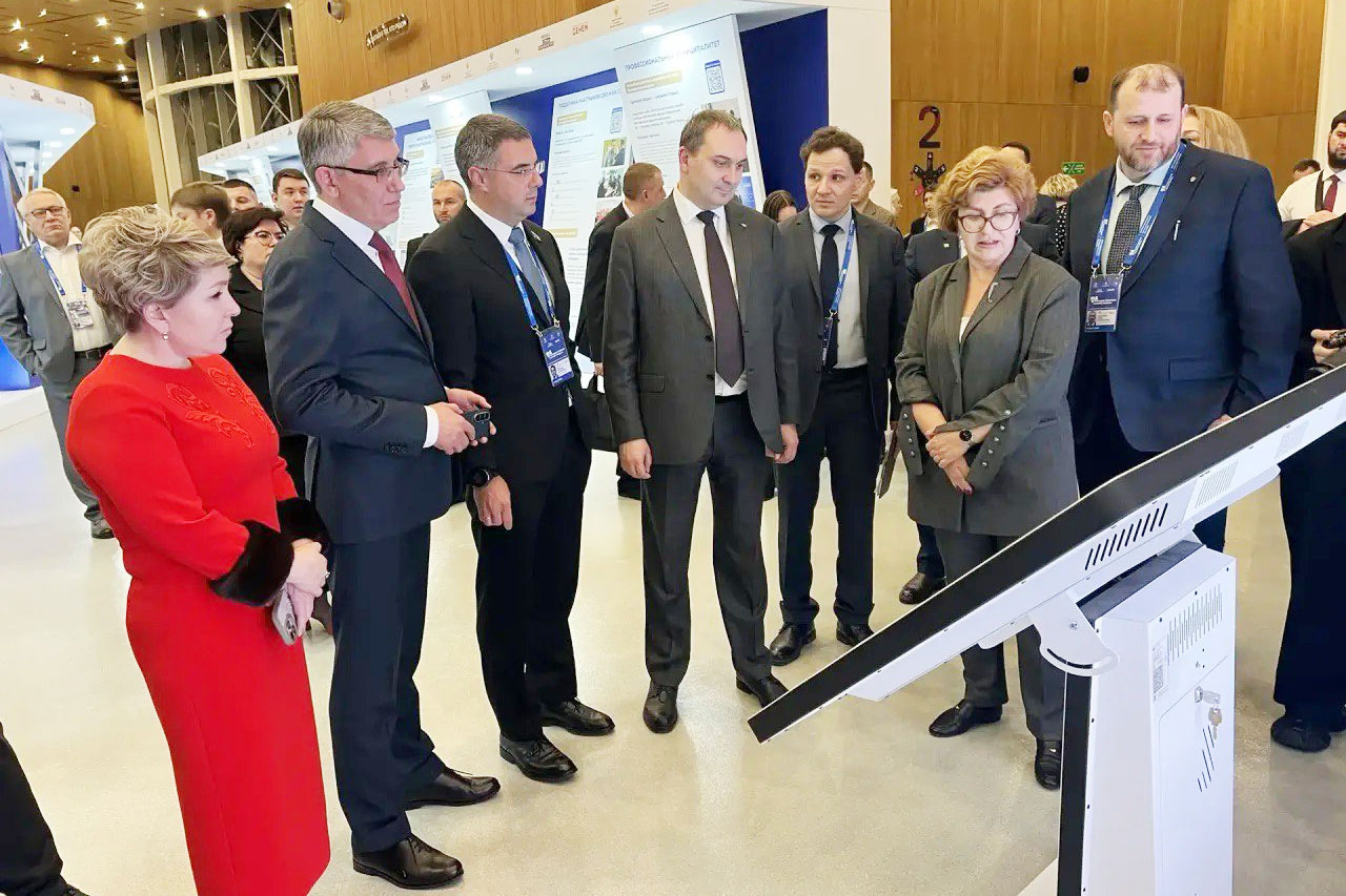 В форуме – выставке муниципальных практик «Большие решения малой родины» принял участие Дмитрий Миля В форуме – выставке муниципальных практик «Большие решения малой родины» принял участие Дмитрий Миля