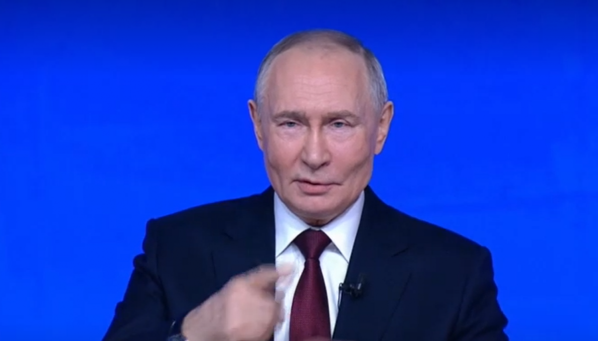 Владимир Путин: «Наши войска наступают по всей линии боевого соприкосновения»