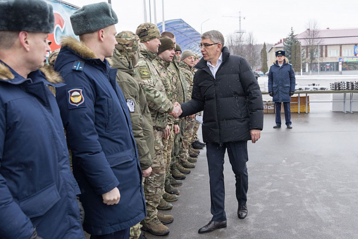 Дмитрий Миляев передал военнослужащим новую партию техники и оборудования