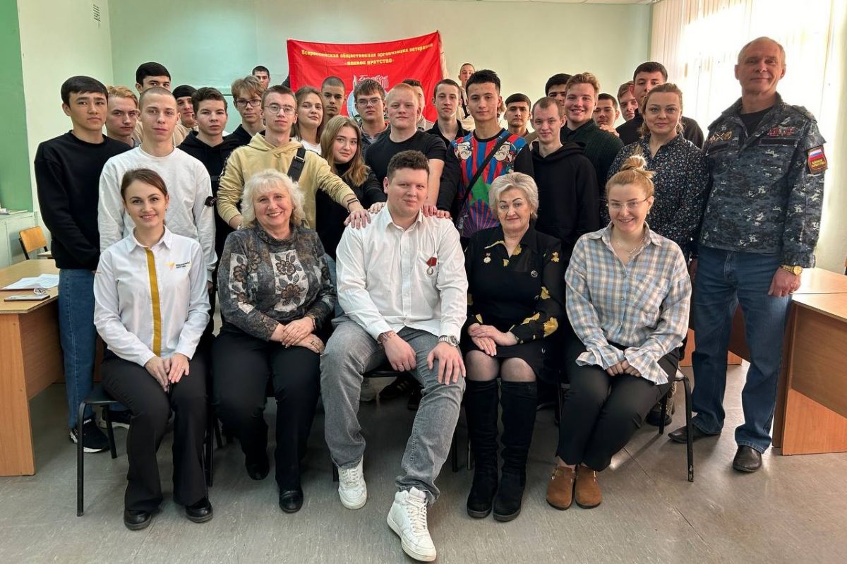 Данила Божанов: «Мои боевые товарищи подписывают контракт и уходят служить» Данила Божанов: «Мои боевые товарищи подписывают контракт и уходят служить»