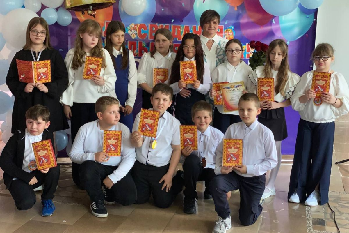 Сельские школьники официально на каникулах