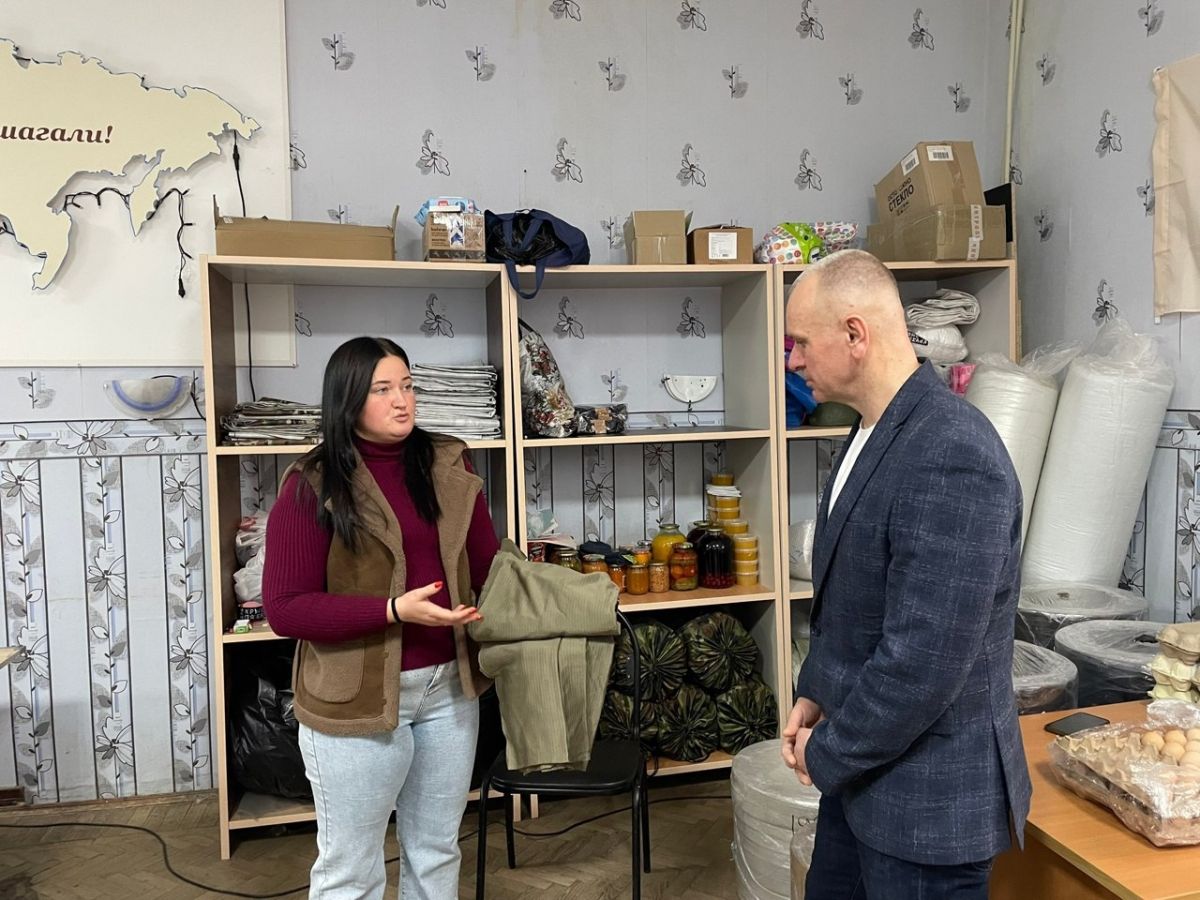 Депутат Тульской облдумы передал волонтерам материалы для плетения сетей