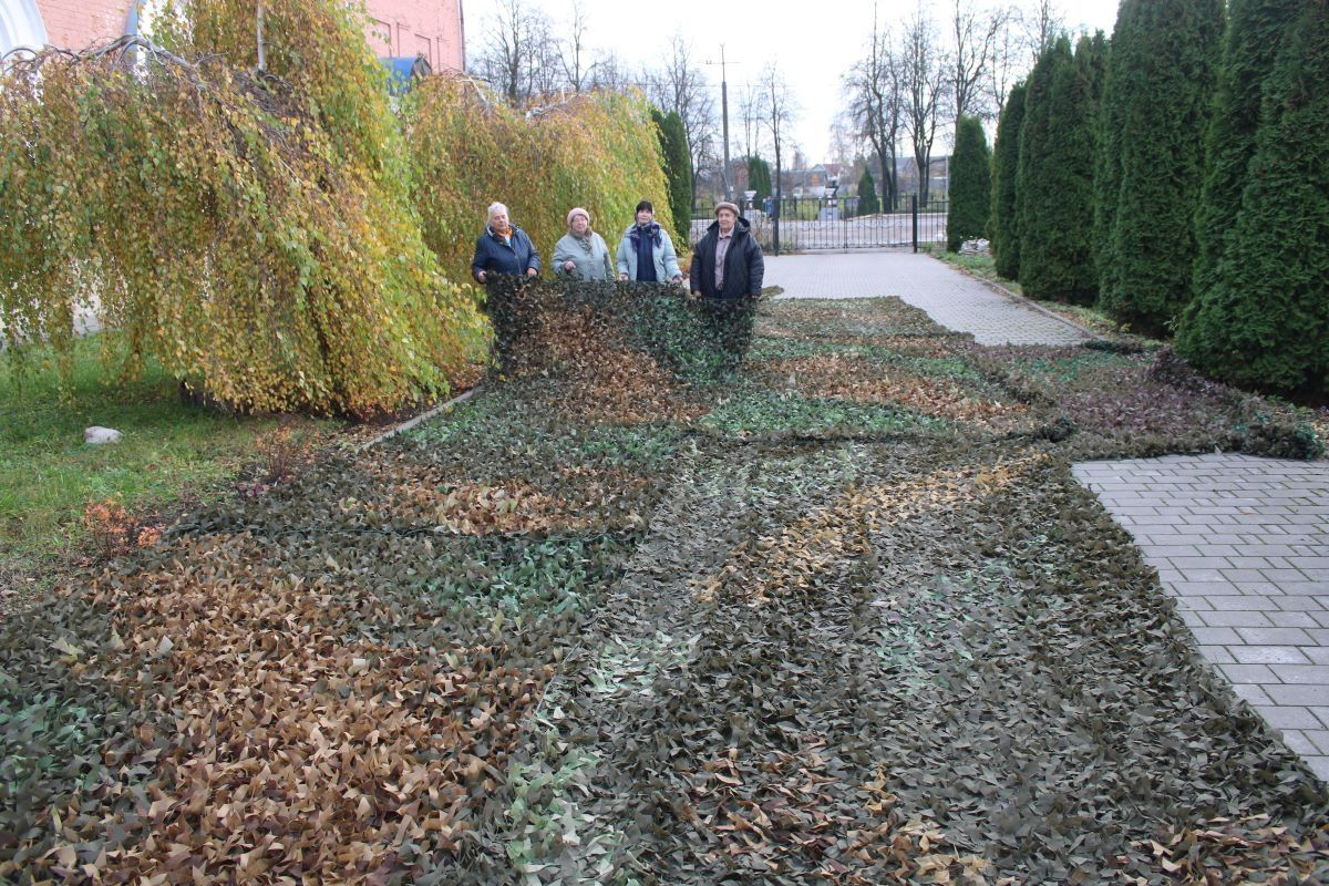 Активные жители Одоева изготовили бойцам тысячу сетей Активные жители Одоева изготовили бойцам тысячу сетей