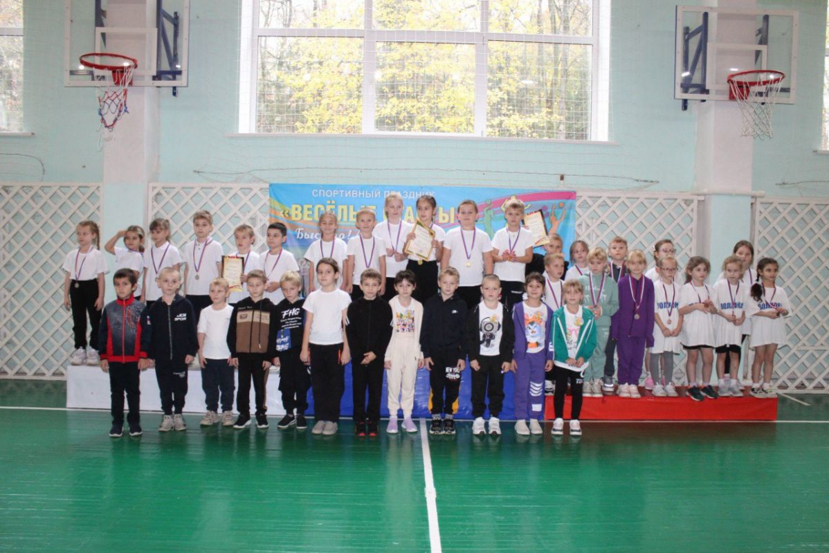 Юные плавчане устроили праздник движения