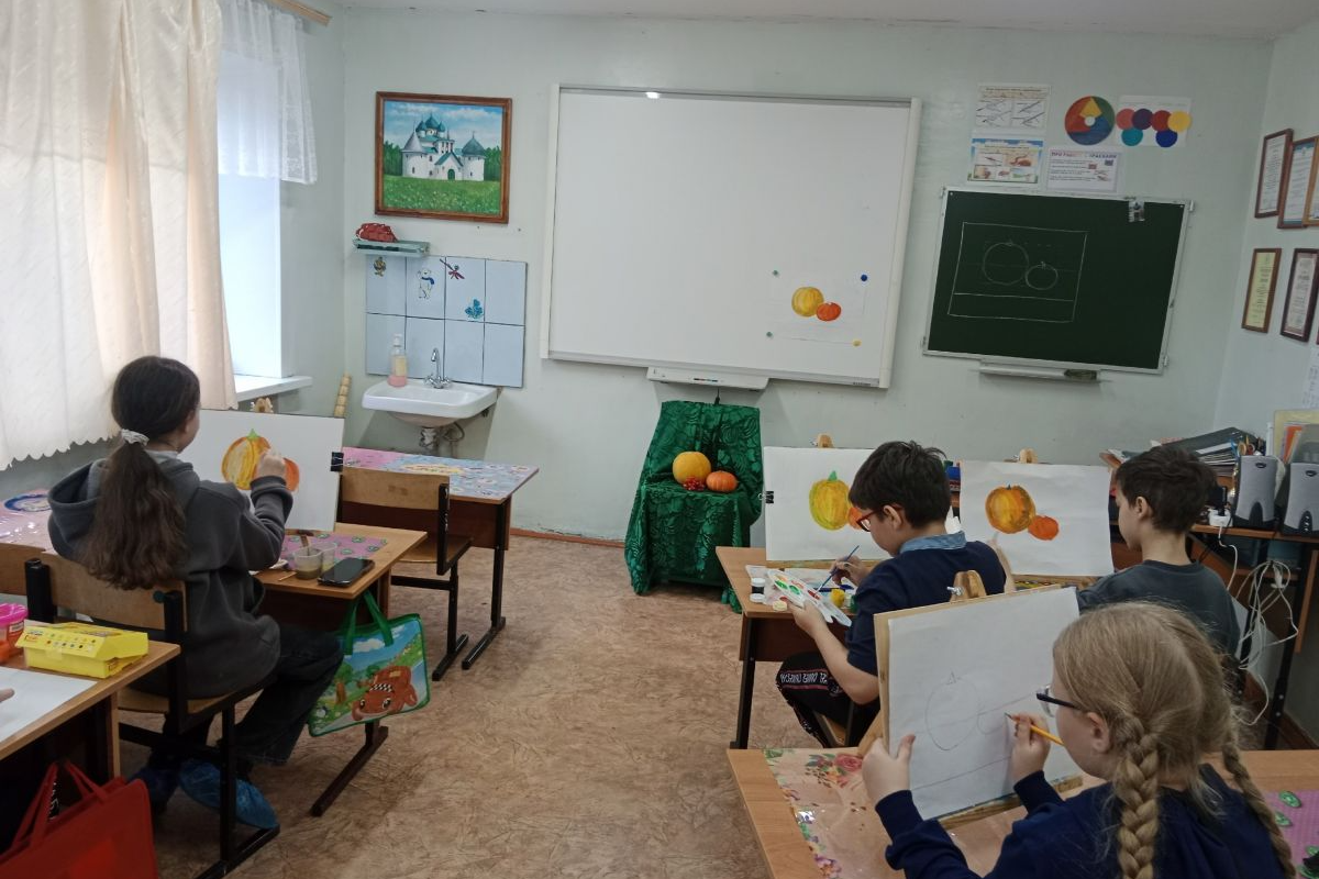 Юные художники изучили тыкву через живопись Юные художники изучили тыкву через живопись