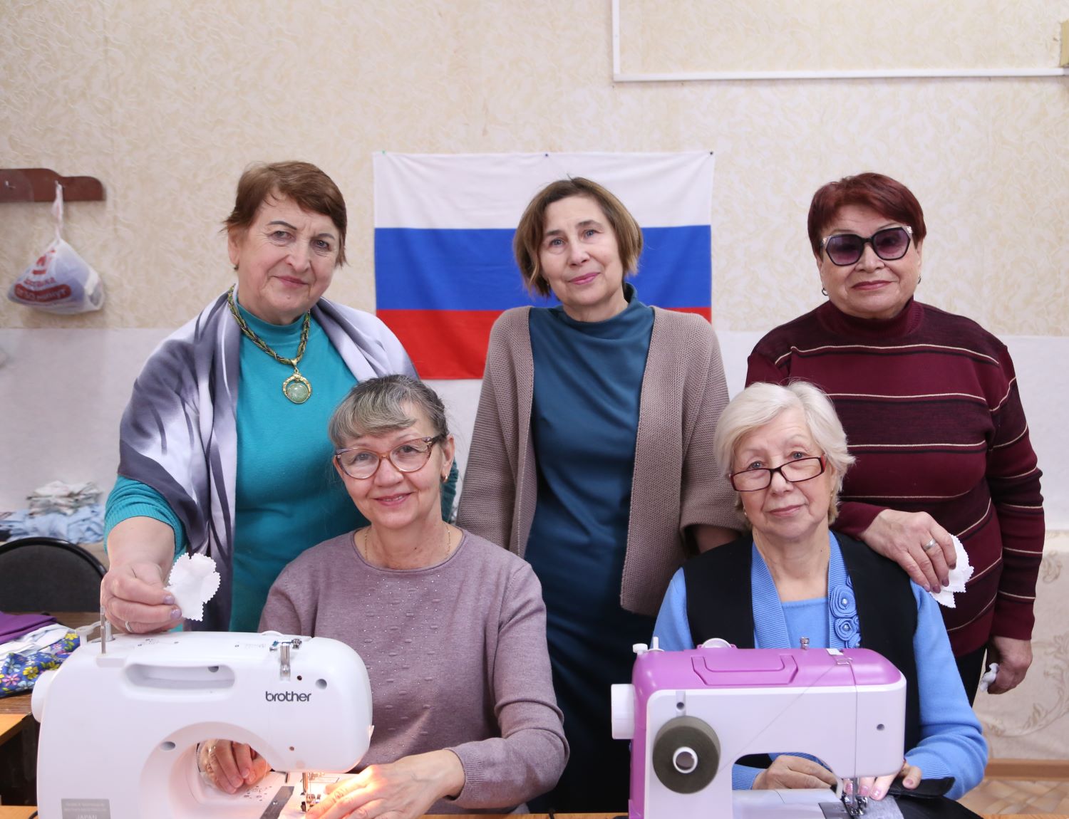 Их оружие — иголка, нитка и молитва Их оружие — иголка, нитка и молитва