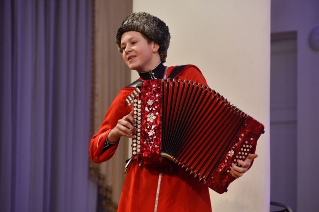 Щекинец Максим Апалькин сыграл для посетителей стенда Тульской области на ВДНХ