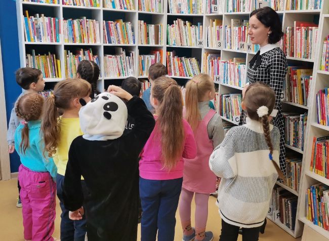 Щекинские дошкольники впервые посетили модельную библиотеку