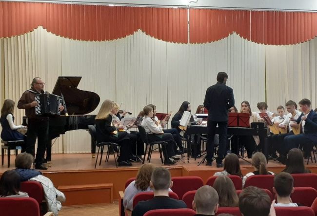В Щекино школьный оркестр дебютировал в сольном концерте