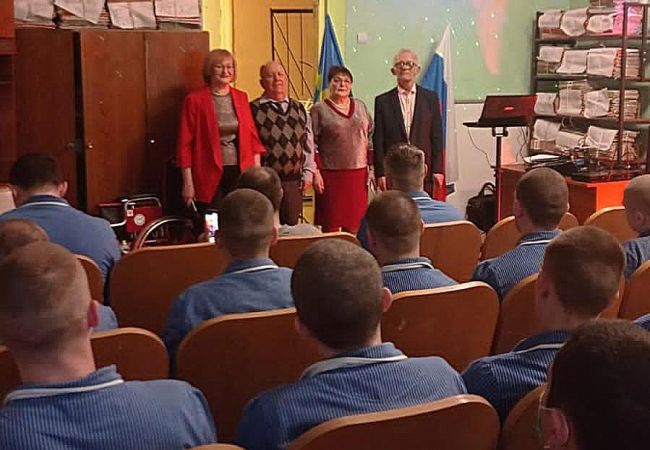 Щекинцы выступили с концертом в госпитале