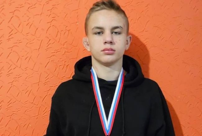 Степан Гордеев завоевал золотую медаль первенство ЦФО по вольной борьбе