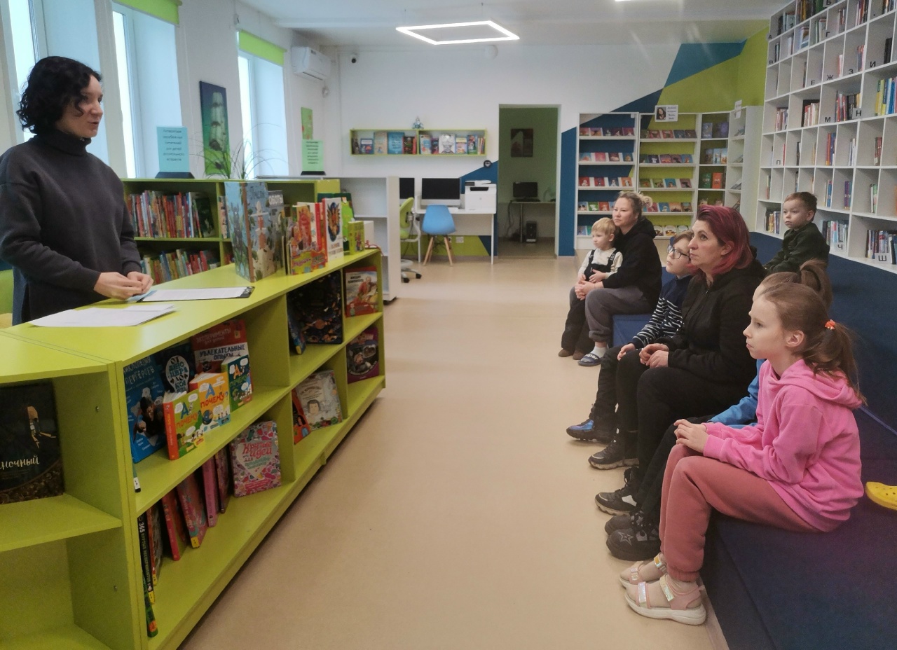 В Первомайской детской библиотеке состоялась экскурсия для дошкольников В Первомайской детской библиотеке состоялась экскурсия для дошкольников