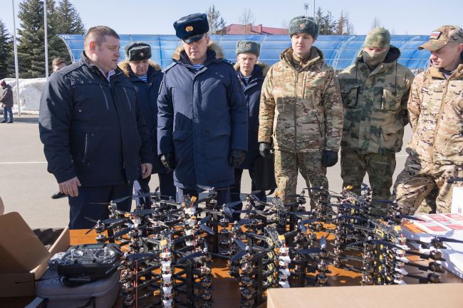 По поручению Алексея Дюмина военнослужащим передали новую партию техники и оборудования