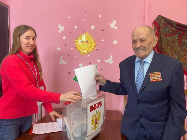 В Щекино ветеран Великой Отечественной войны проголосовал на выборах Президента России